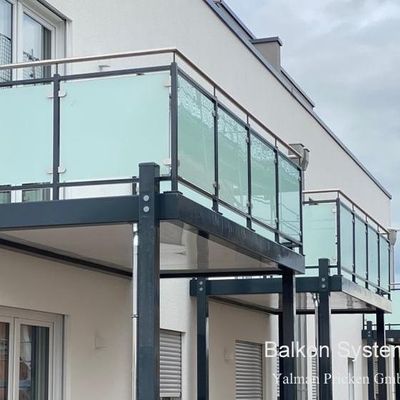 Einzelbalkon Pulver Glas Bad Kreuz nach Roxheim