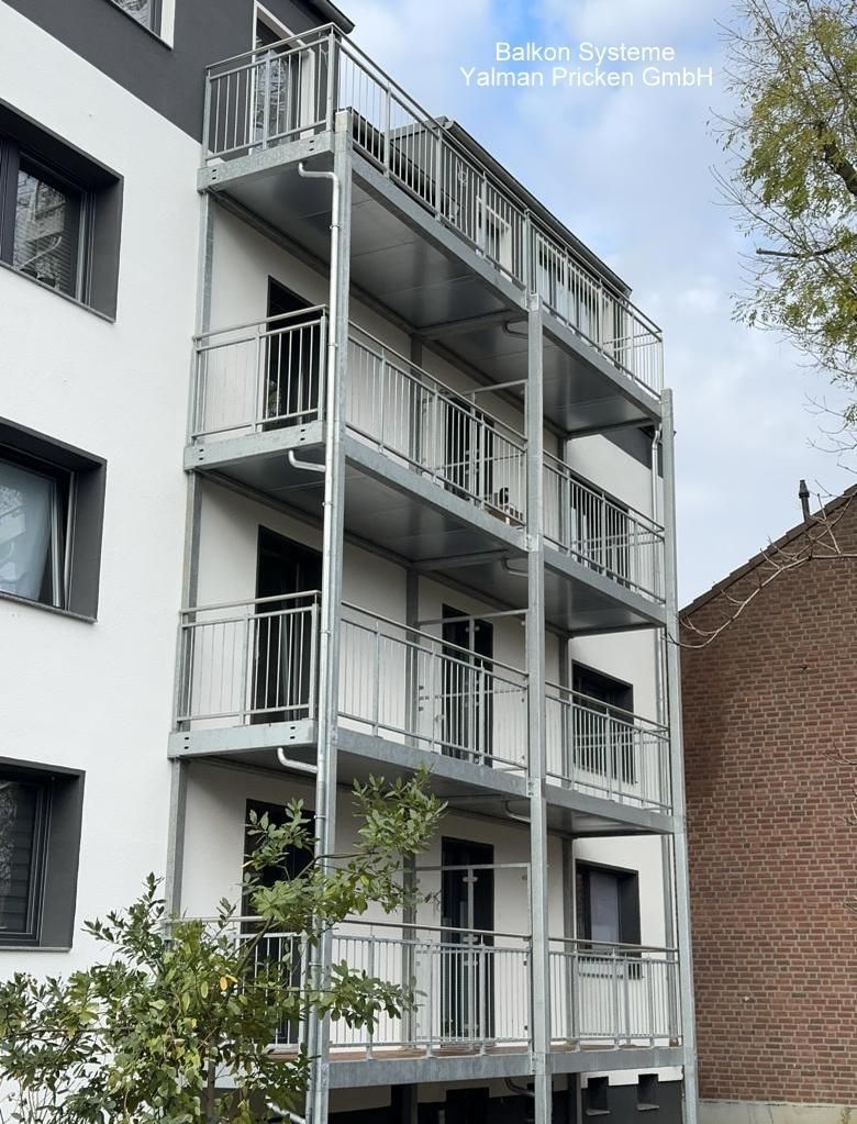 8 x 1,5 m 4 x 1,5 Doppelgeländer Füllstab