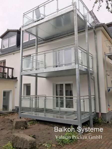 Geländer mit klarem Sicherheitsglas